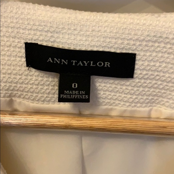 Classic, cream cropped tuxedo jacket - Picture 2 of 4